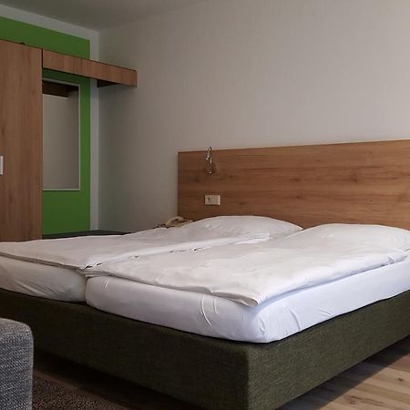 Gaestehaus Ruh - Non-Smoking Freiburg im Breisgau Exteriör bild