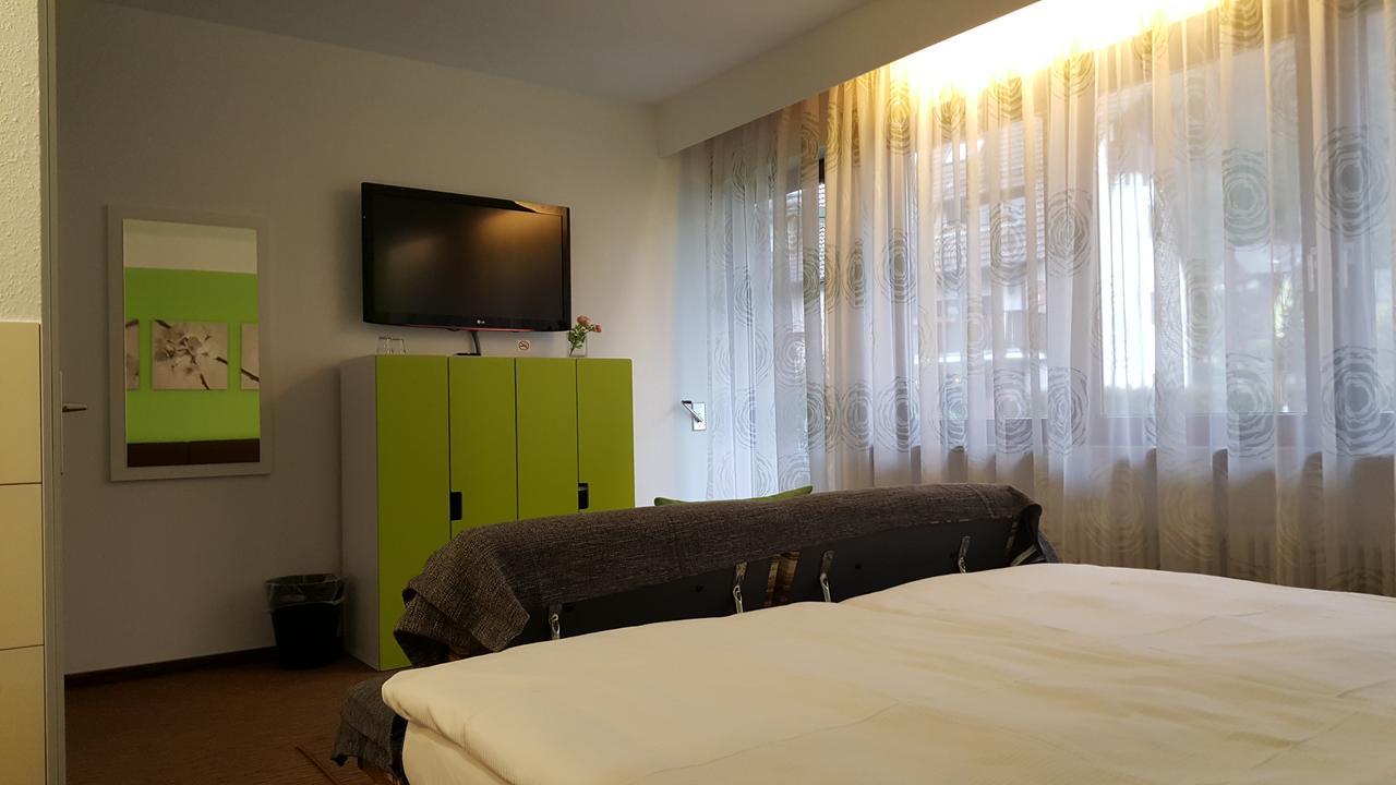 Gaestehaus Ruh - Non-Smoking Freiburg im Breisgau Exteriör bild